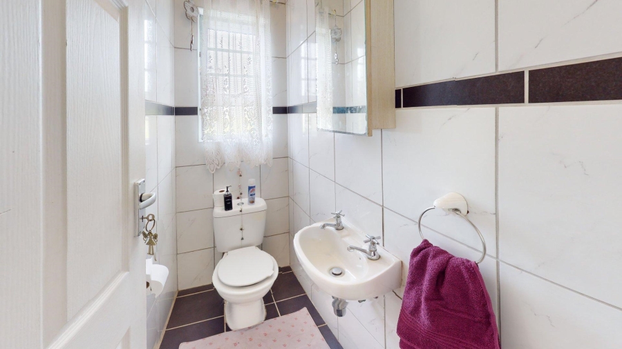 2 Bedroom Property for Sale in Kabega Park Eastern Cape